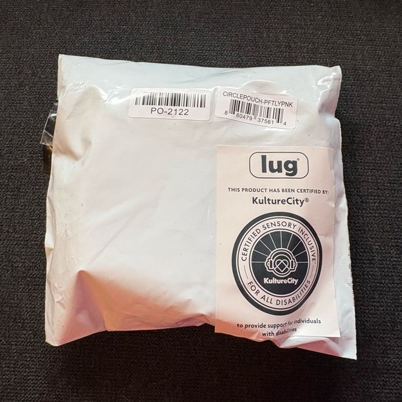 Lug Circle Embroidered Coin Pouch – Perfectly Pink (Embroidered Red Heart) - Picture 16 of 16